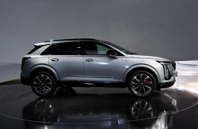 2025款凱迪拉克XT5：豪華中型SUV的新標桿！-有駕