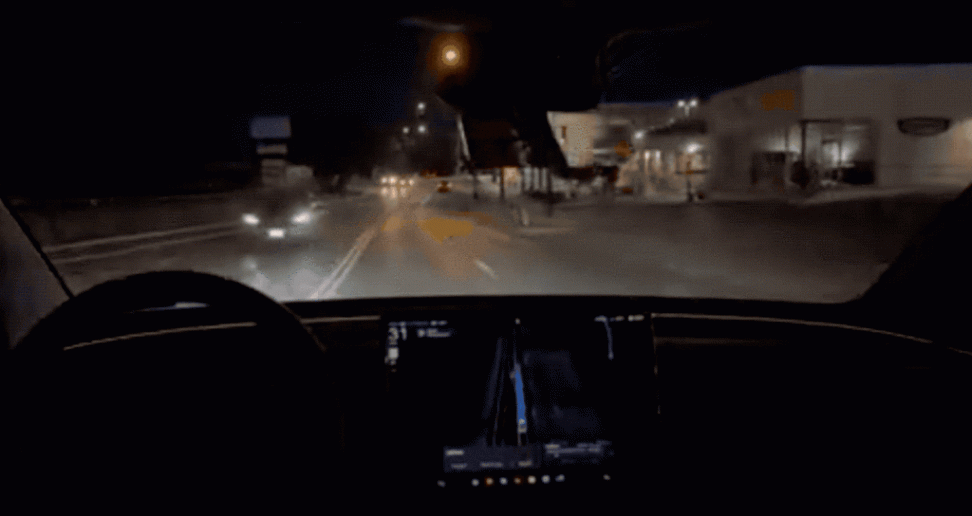 特斯拉無人出租&ldquo;翻車&rdquo;了？上線兩日多次違反交規(guī)，運(yùn)營(yíng)首日就遭調(diào)查