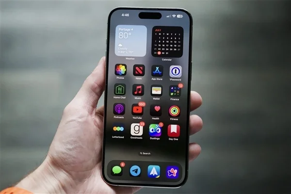 蘋果又?jǐn)D了一次牙膏：iPhone 17系列升級(jí)無(wú)線充電