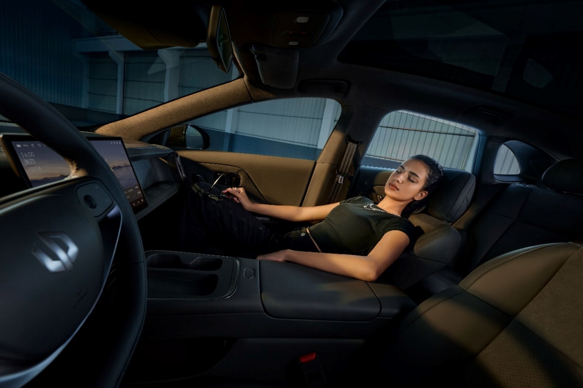 為全球年輕用戶打造的&ldquo;人生Dream Car&rdquo; 零跑Lafa5預(yù)售開啟