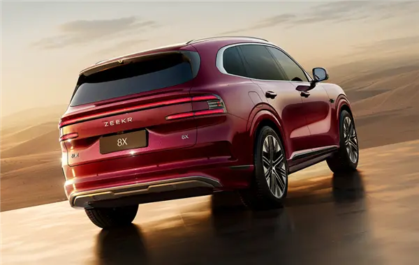 寶馬X5國產(chǎn)平替 極氪8X實車出街